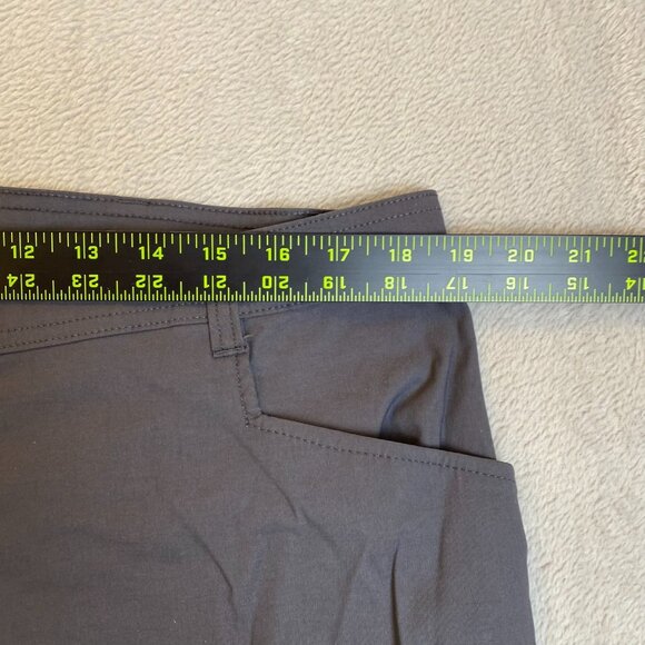 Wrangler Mens Pants 38x32 Gray Nylon & Spandex Pants With Button Closure & Side - Picture 4 of 10